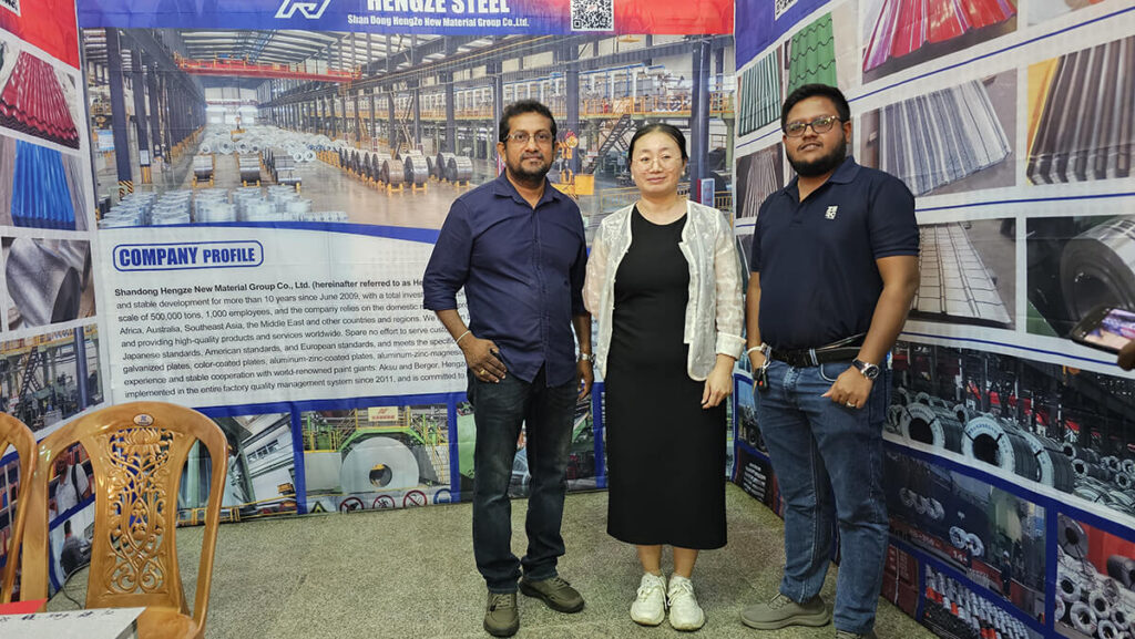 Group photo with partners at the Expo